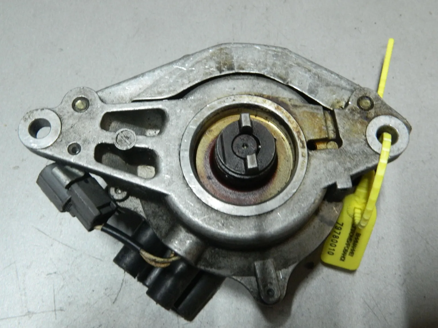 Трамблер HONDA G20A (Контрактный) 79780010