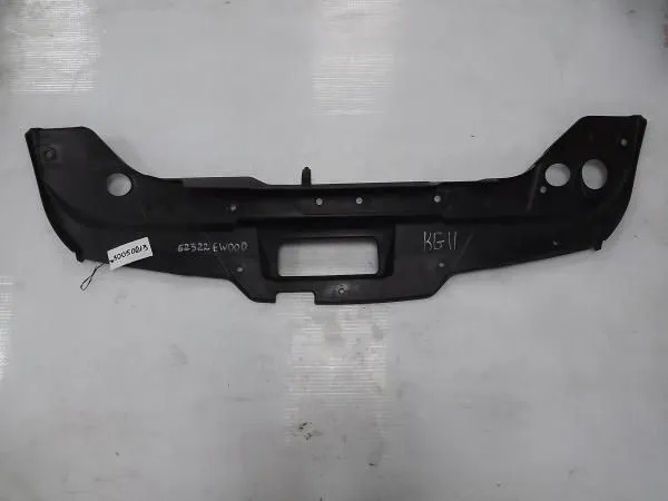 Дефлектор радиатора NISSAN BLUEBIRD KG11 (Контрактный)