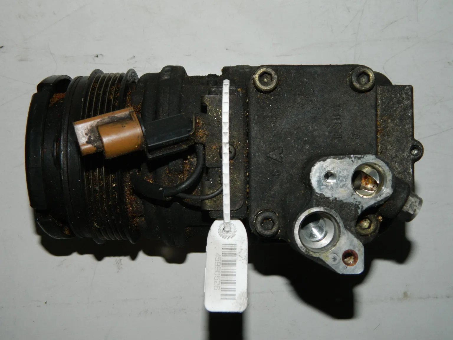 Компрессор кондиционера MITSUBISHI CHARIOT GRANDIS 4G64 (Контрактный) 45990526