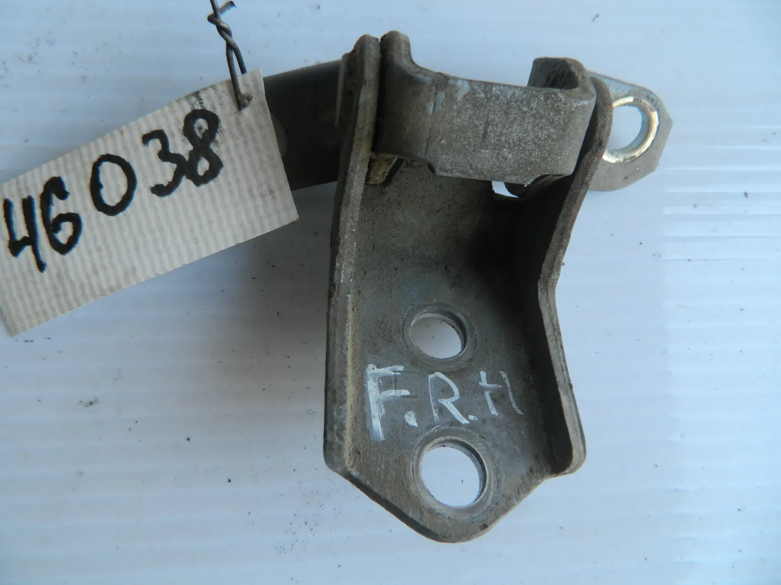 Петля двери MAZDA 6 GG Перед Прав Низ (Б/У)