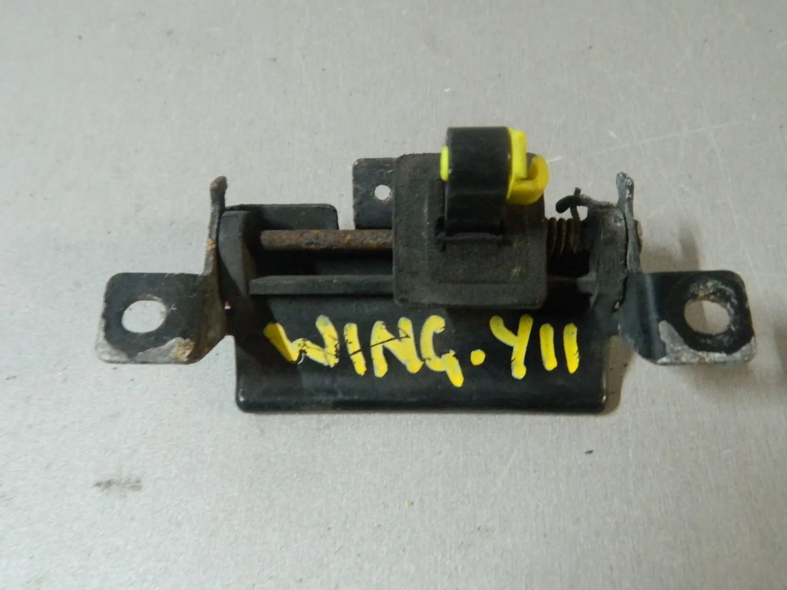 Ручка багажника NISSAN WINGROAD WFY11 (Контрактный) 81528592