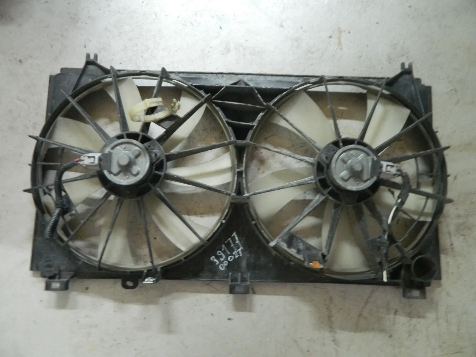 Диффузор радиатора LEXUS IS250 GSE20 (Контрактный) 3917700027