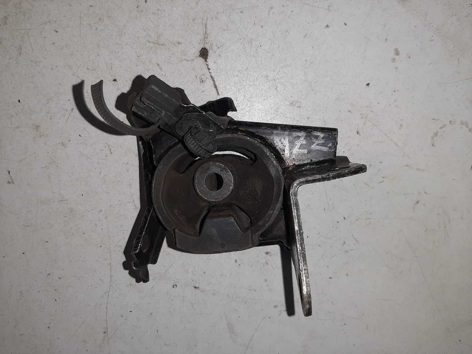 Подушка двигателя TOYOTA ОPA ZCT10 1ZZFE Лев (Кoнтрaктный)