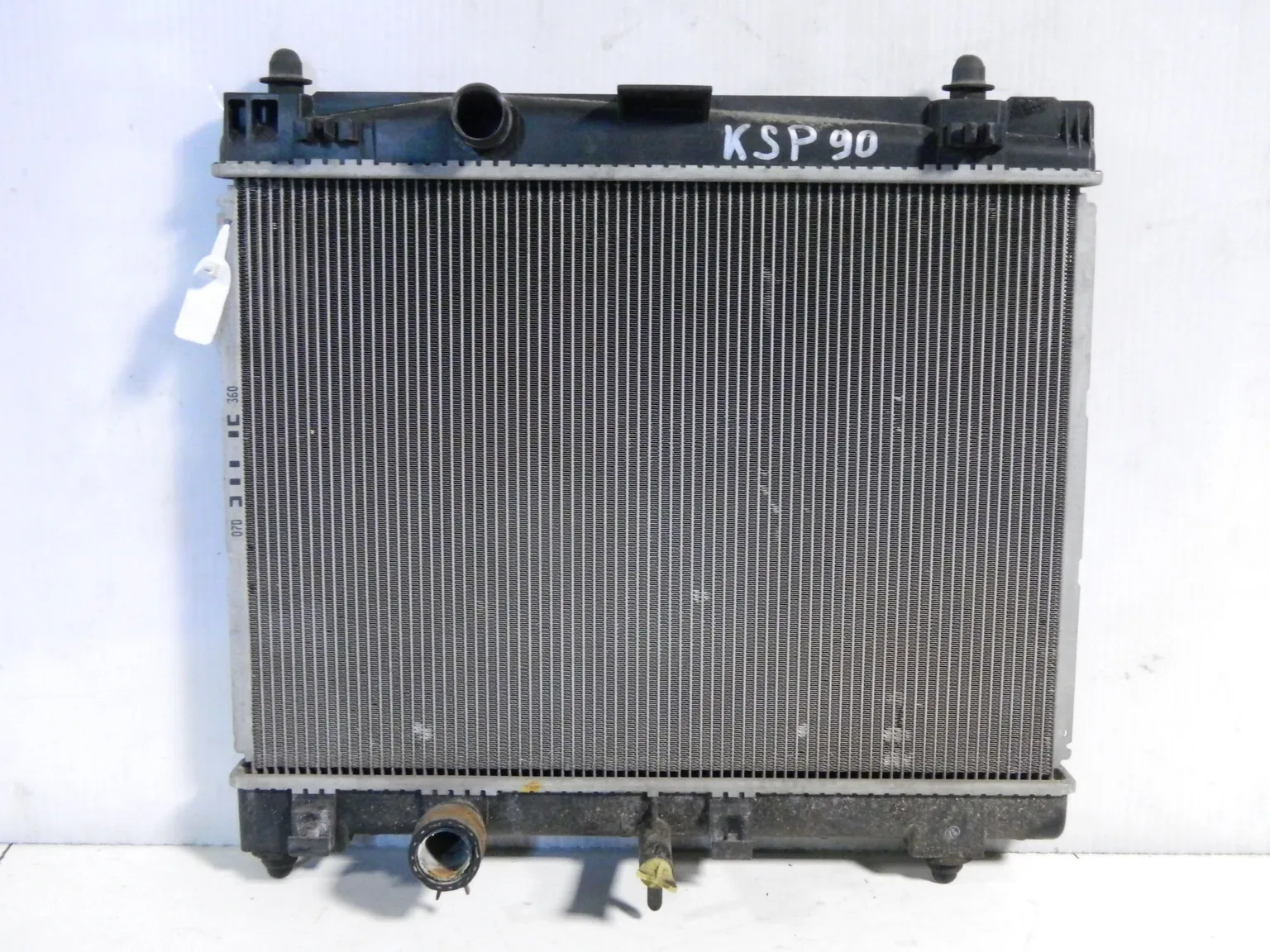 Радиатор ДВС TOYOTA VITZ KSP90 (Контрактный) 69586576