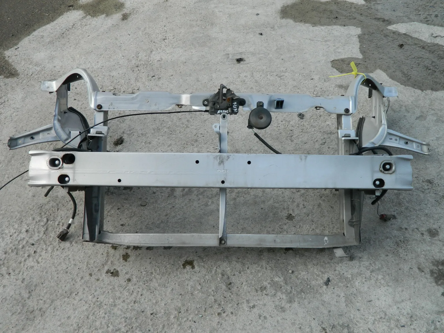 Рамка радиатора TOYOTA FUNCARGO NCP20 (Контрактный) 94599712