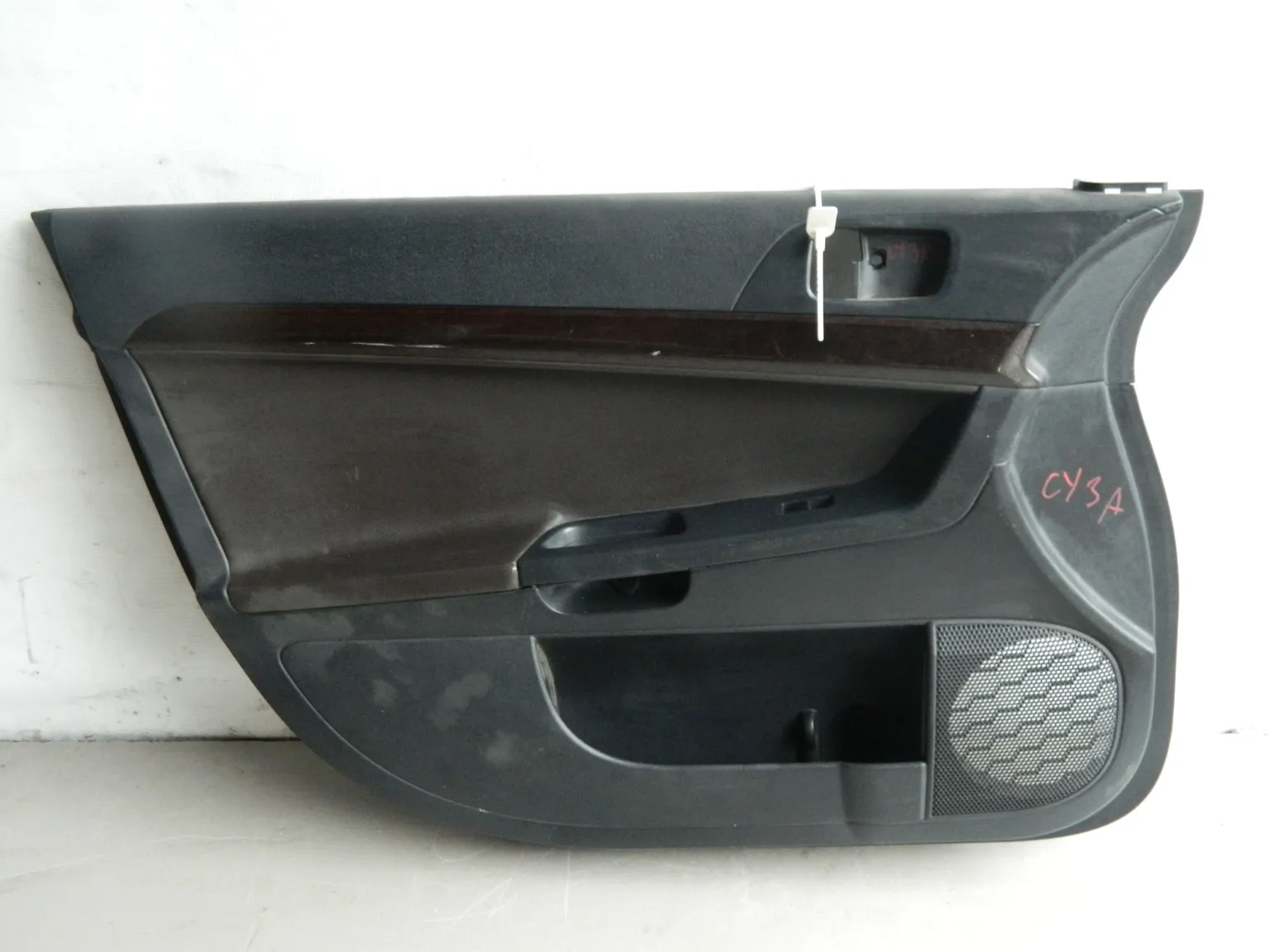 Обшивка двери MITSUBISHI GALANT FORTIS CY3A Перед Лев (Контрактный) 45993200