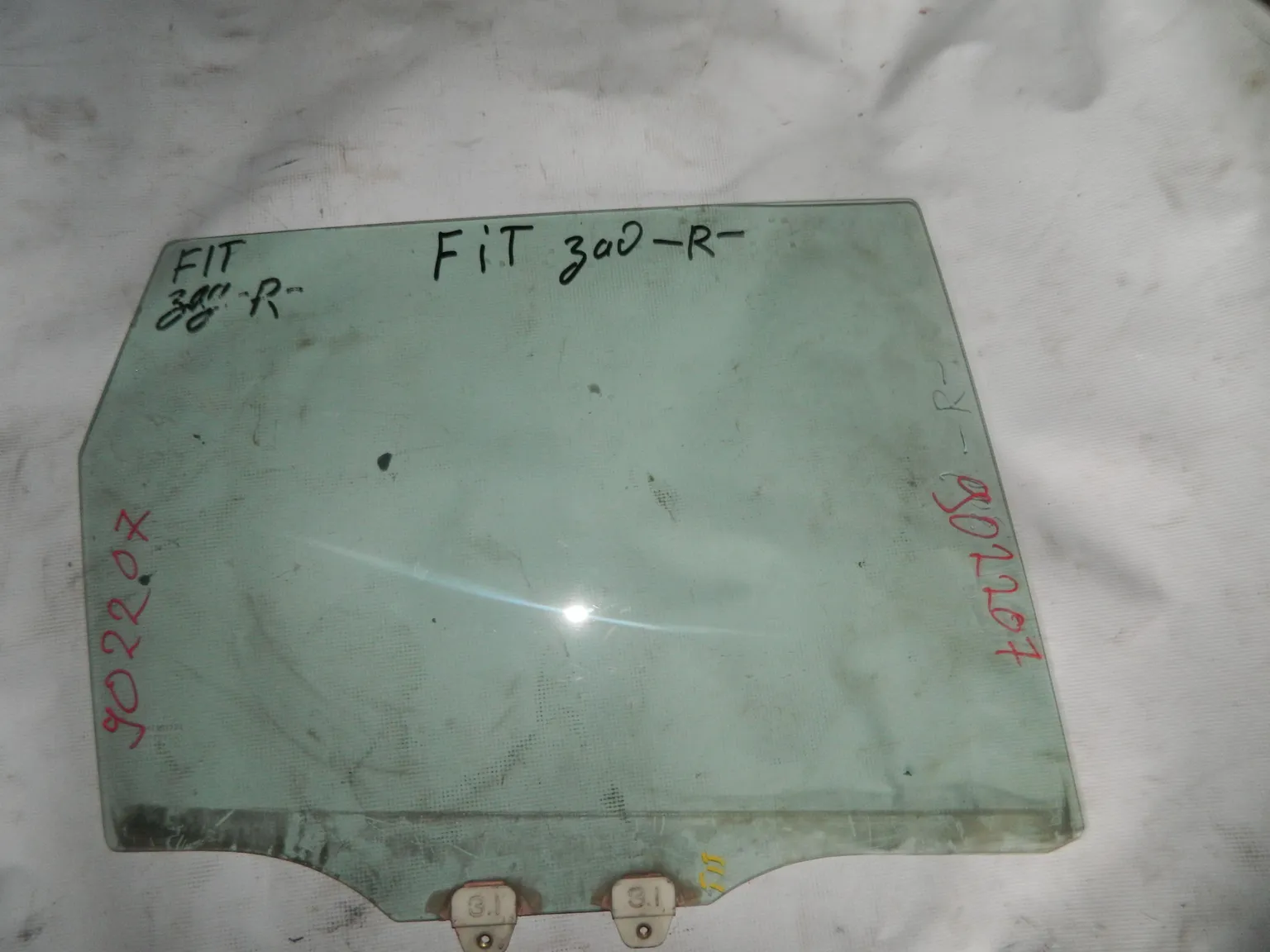 Стекло двери HONDA FIT GD1 Задн. Прав (Контрактный) 902207