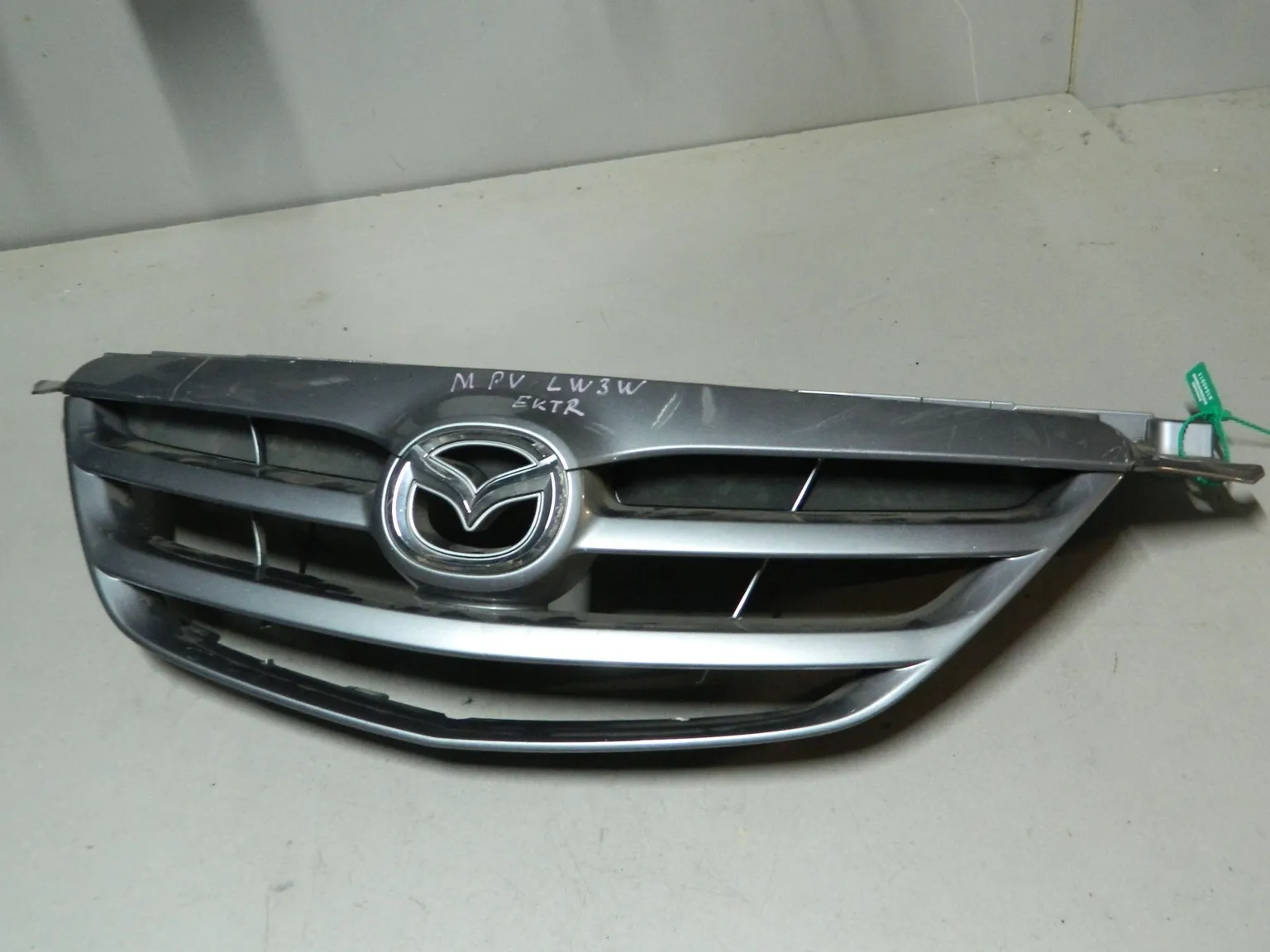 Решетка радиатора MAZDA MPV LW3W (Контрактный) 81540911