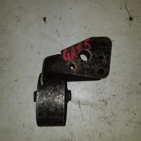 Подушка двигателя NISSAN GA15DE Лев (Контрактный)