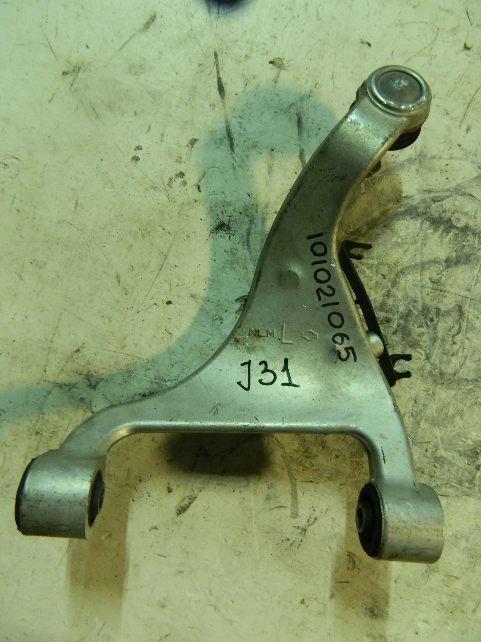 Рычаг подвески NISSAN TEANA J31 Зад Лев (Контрактный) 101021065