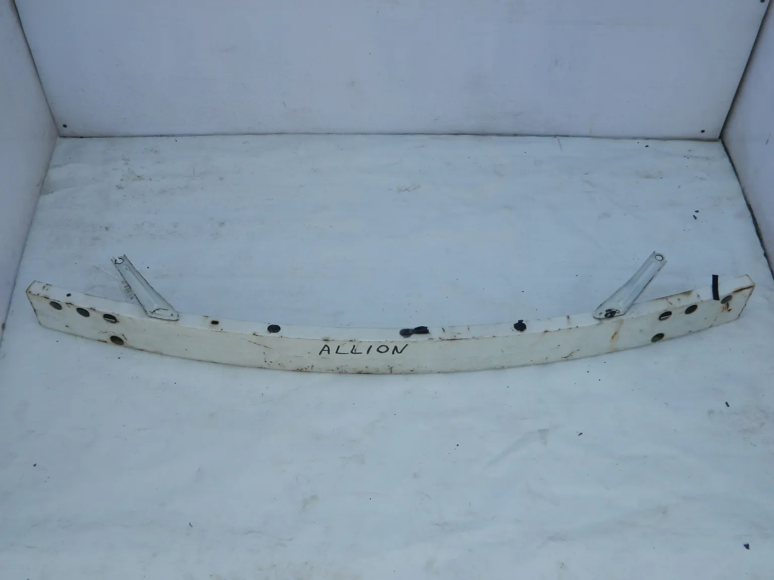 Усилитель бампера TOYOTA ALLION ZZT240 (Контрактный)