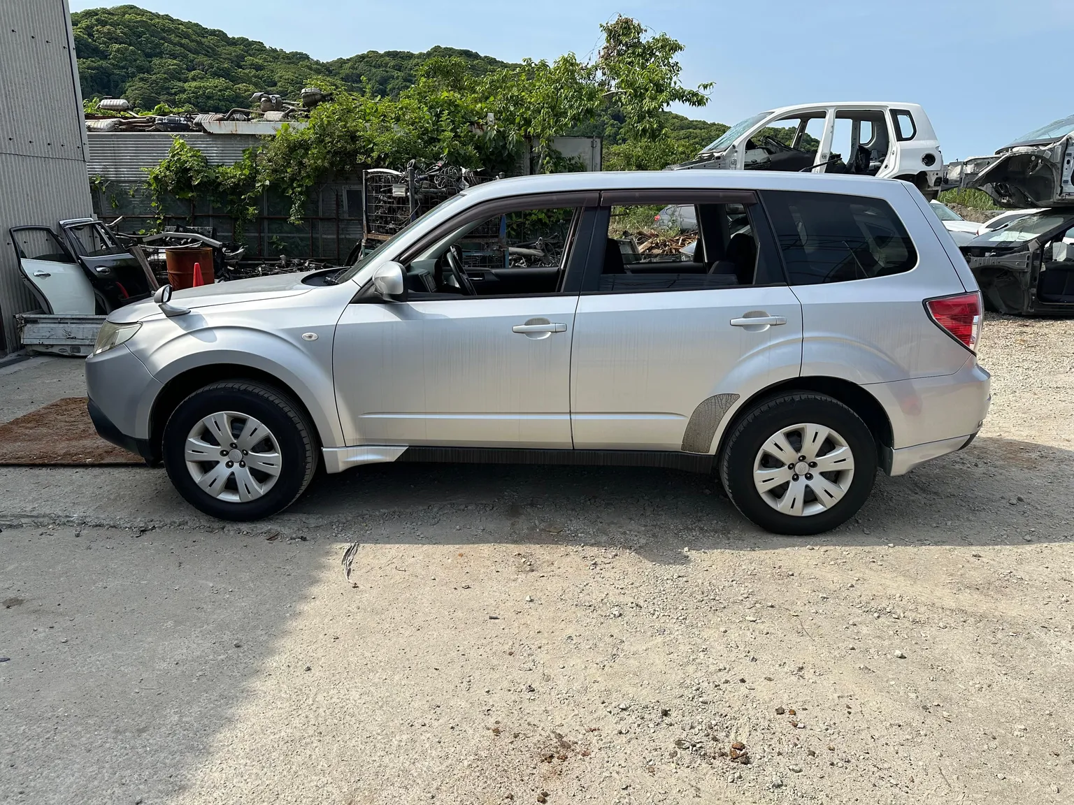 Дверь SUBARU FORESTER SHJ Зад Лев (Контрактный) 102057011