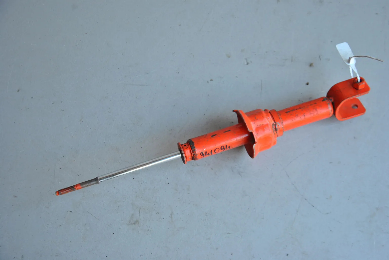 Стойка подвески KYB Зад 341090 (Б\У) 45990618