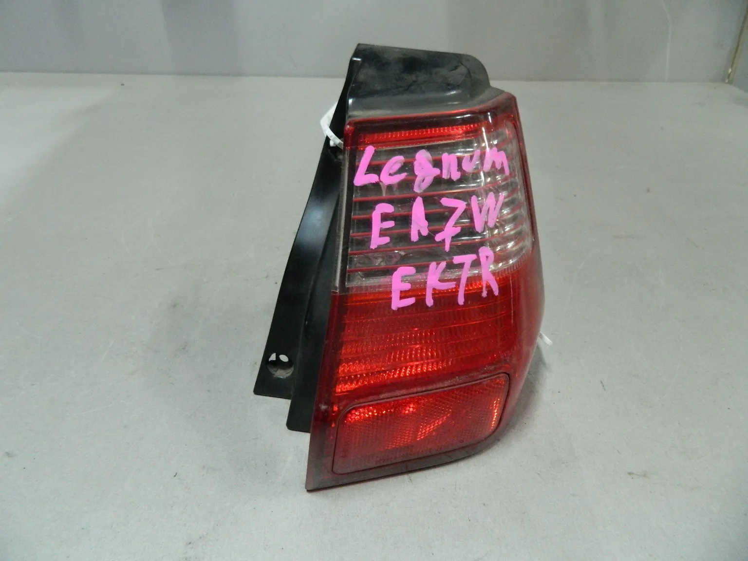 Фонарь MITSUBISHI LEGNUM EA1W Зад Прав (Контрактный) 68000915