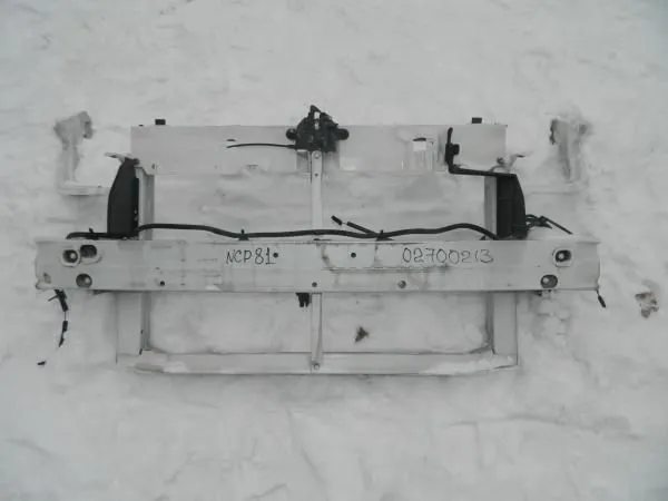 Рамка радиатора TOYOTA Sienta NCP81 (Контрактный) 02700213