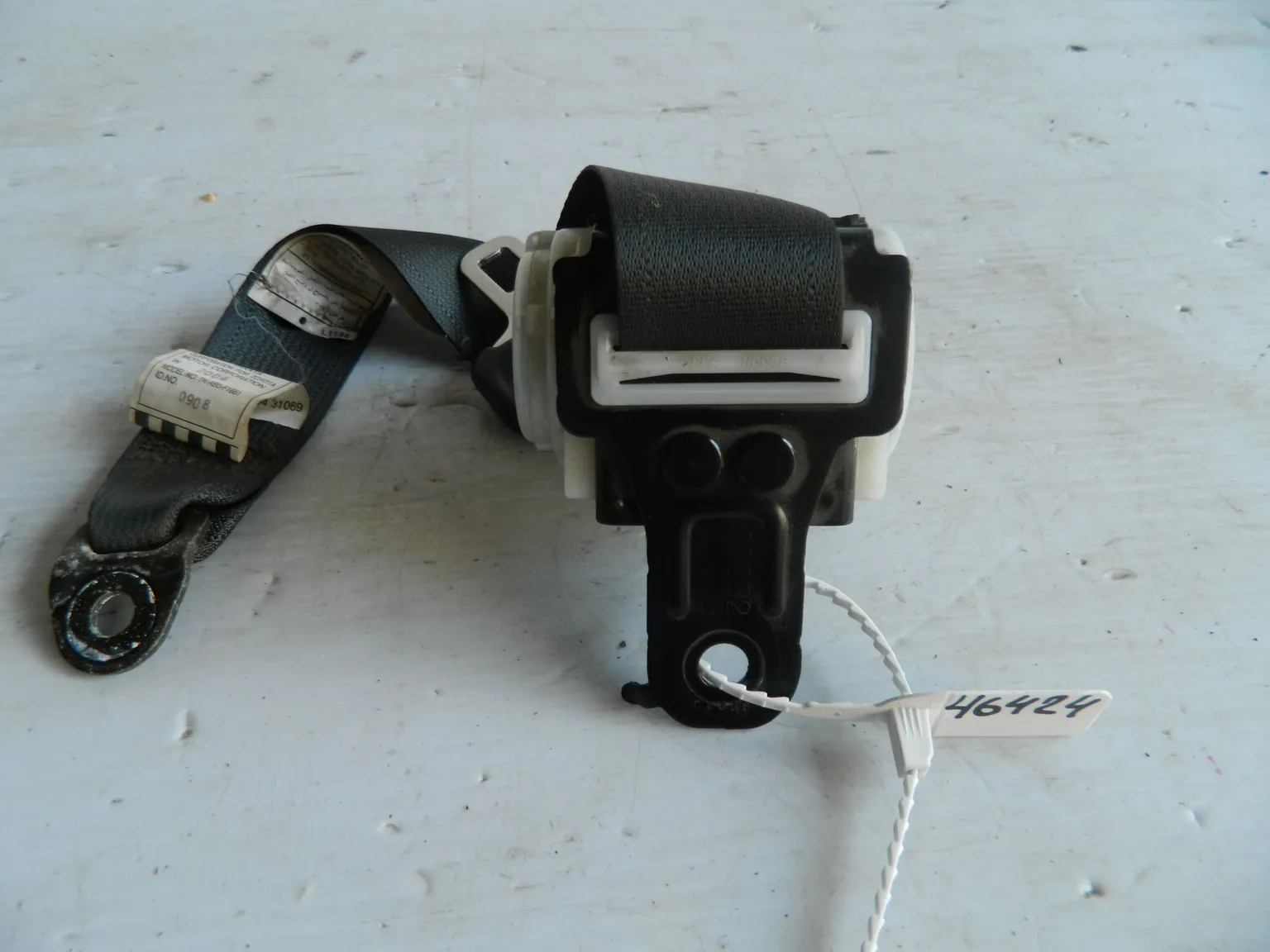 Ремень безопасности TOYOTA 7336002170 TOYOTA COROLLA ZZE120 4ZZFE Зад Лев (Б/У)