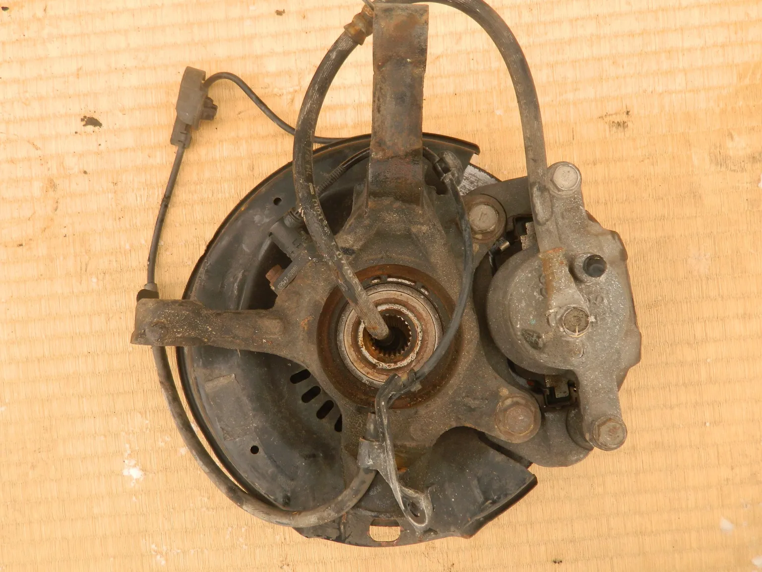 Ступица TOYOTA PLATZ NCP12 Перед Лев (Контрактный) 28603191