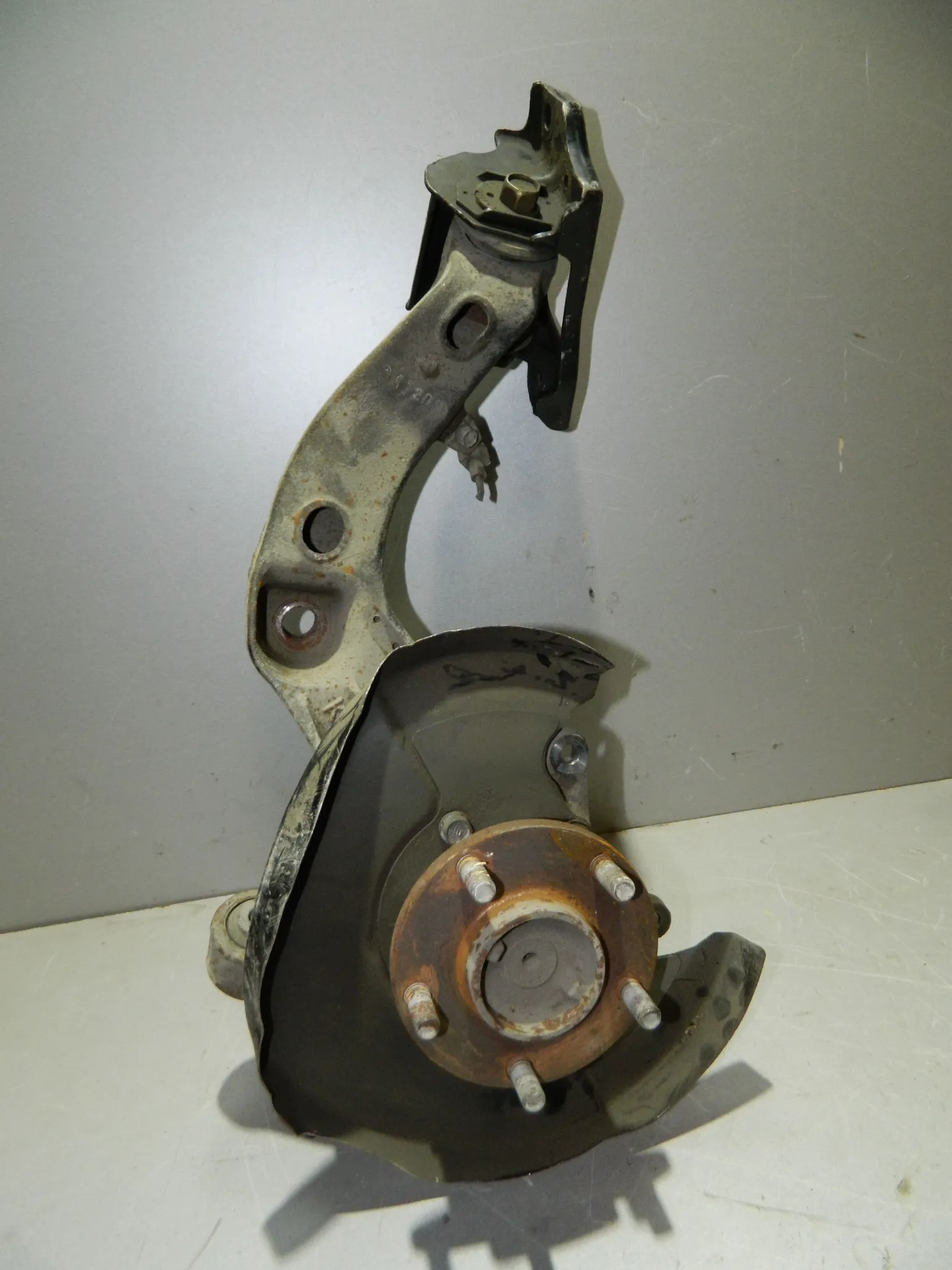 Ступица NISSAN AVENIR PW11 Зад Лев (Контрактный) 35023083