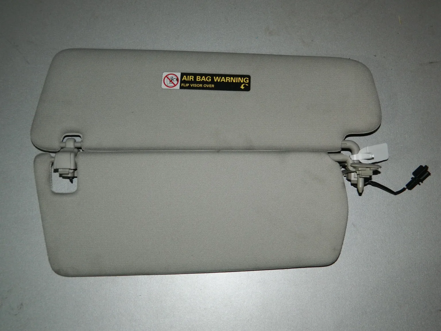 Козырек солнцезащитный AUDI 4L Прав (Б/У)