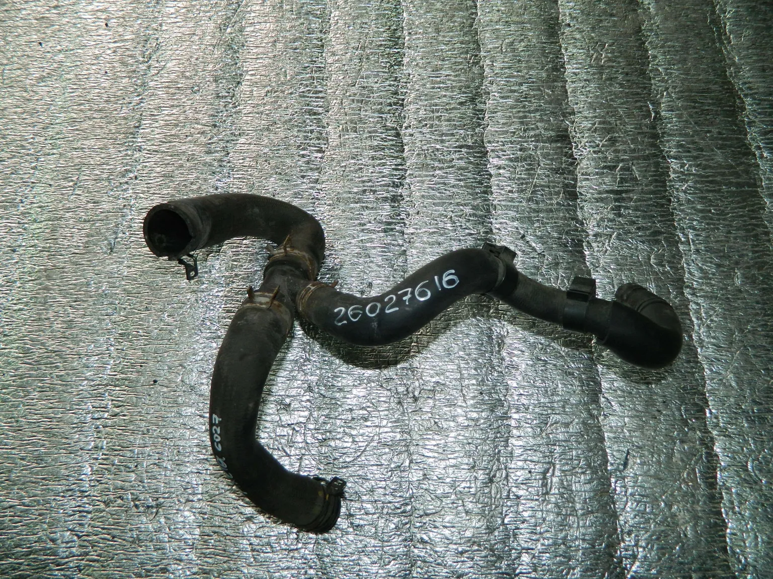 Патрубок радиатора MAZDA AXELA BL5FW ZY (Контрактный) 26027616