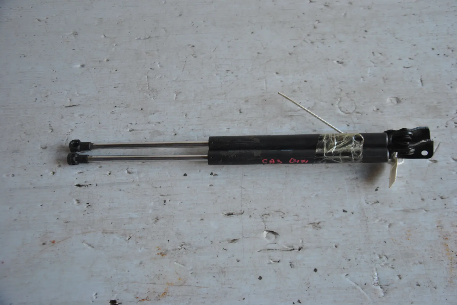 Амортизатор задней двери MITSUBISHI RVR GA3 (Контрактный) 45984371