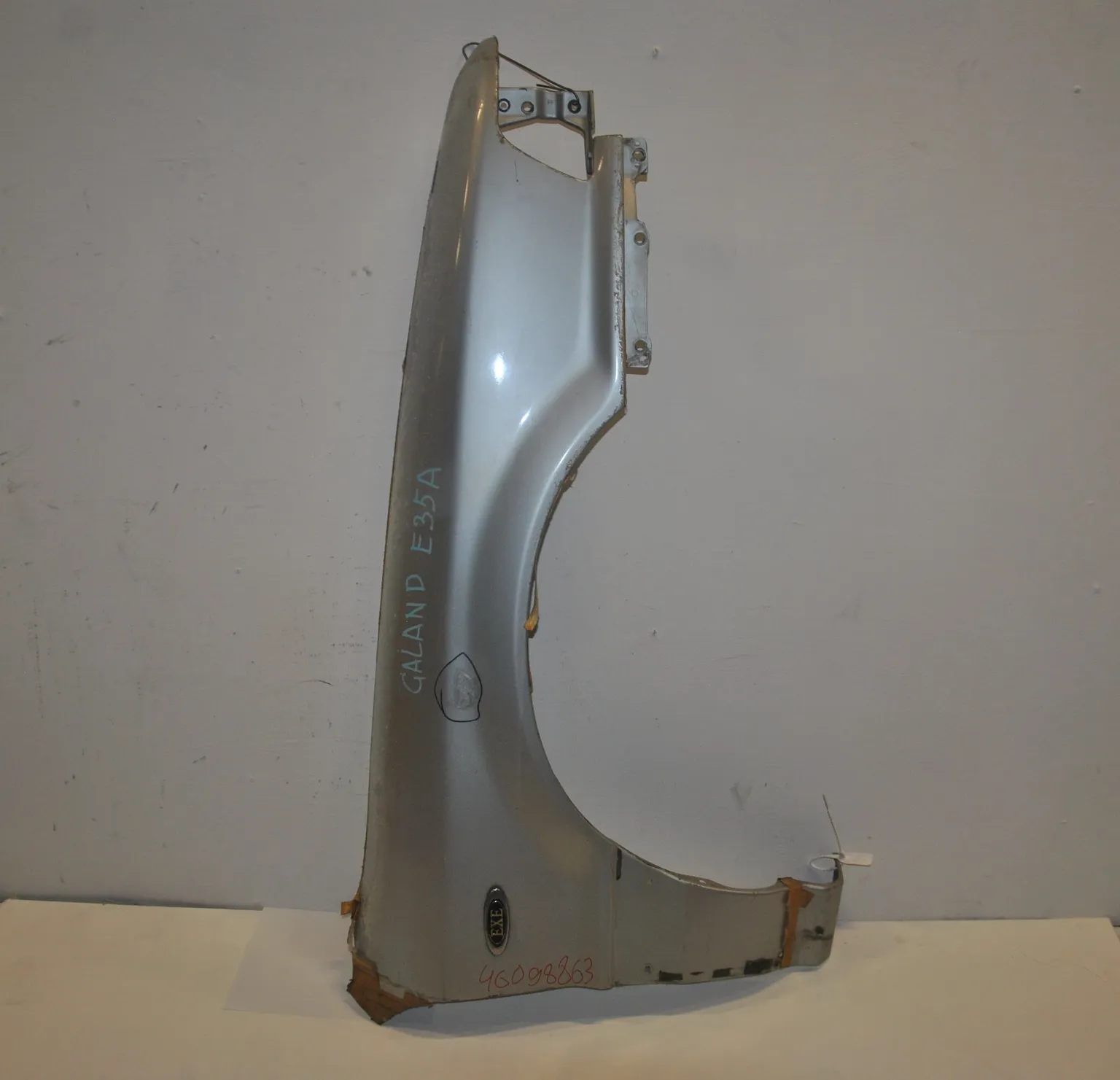 Крыло MITSUBISHI GALANT E35A Перед Прав (Контрактный) 46098863