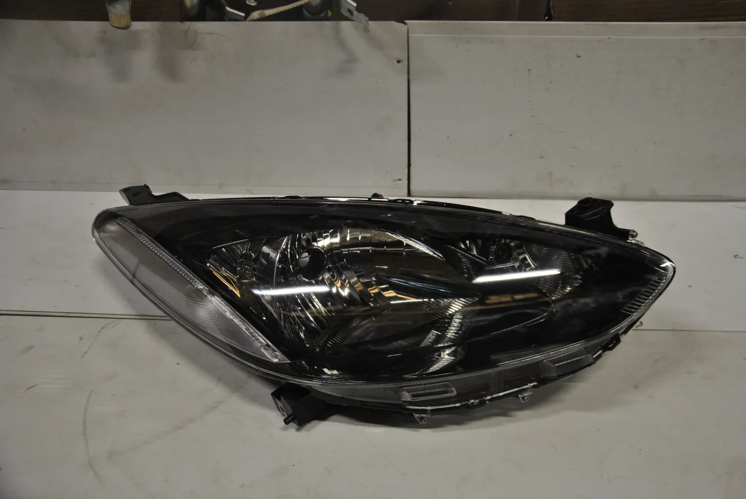 Фара TYC 2012031152 MAZDA 2 2007-2014 R