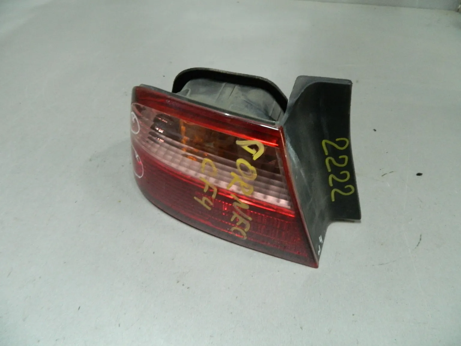 Фонарь HONDA TORNEO CF4 Зад Лев 2222 (Контрактный) 64492344