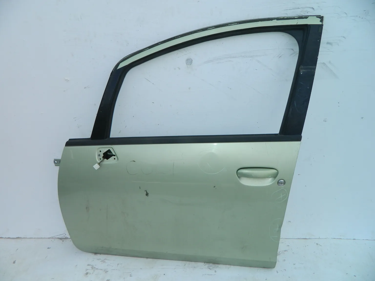 Дверь MITSUBISHI COLT Z23A Перед Лев (Контрактный) 46098018 MN161883