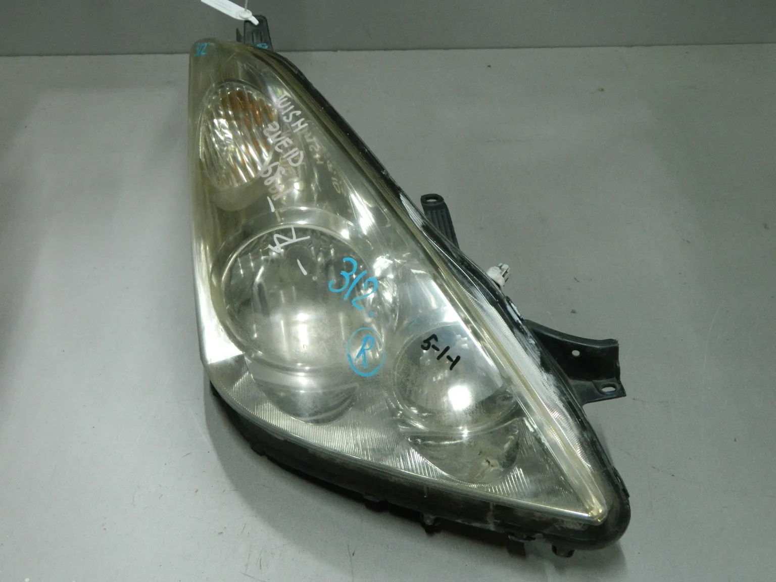 Фара TOYOTA WISH ANE10 Перед Прав 681 (Контрактный) 03344301