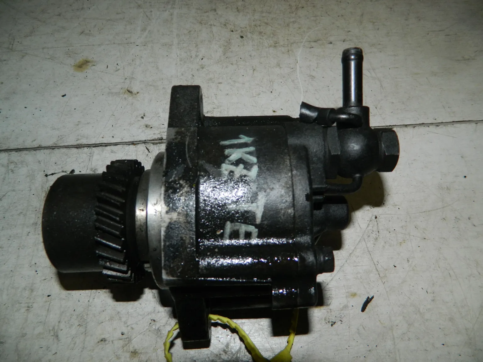 Насос вакуумный TOYOTA HIACE 1KZTE (Контрактный) 79768566