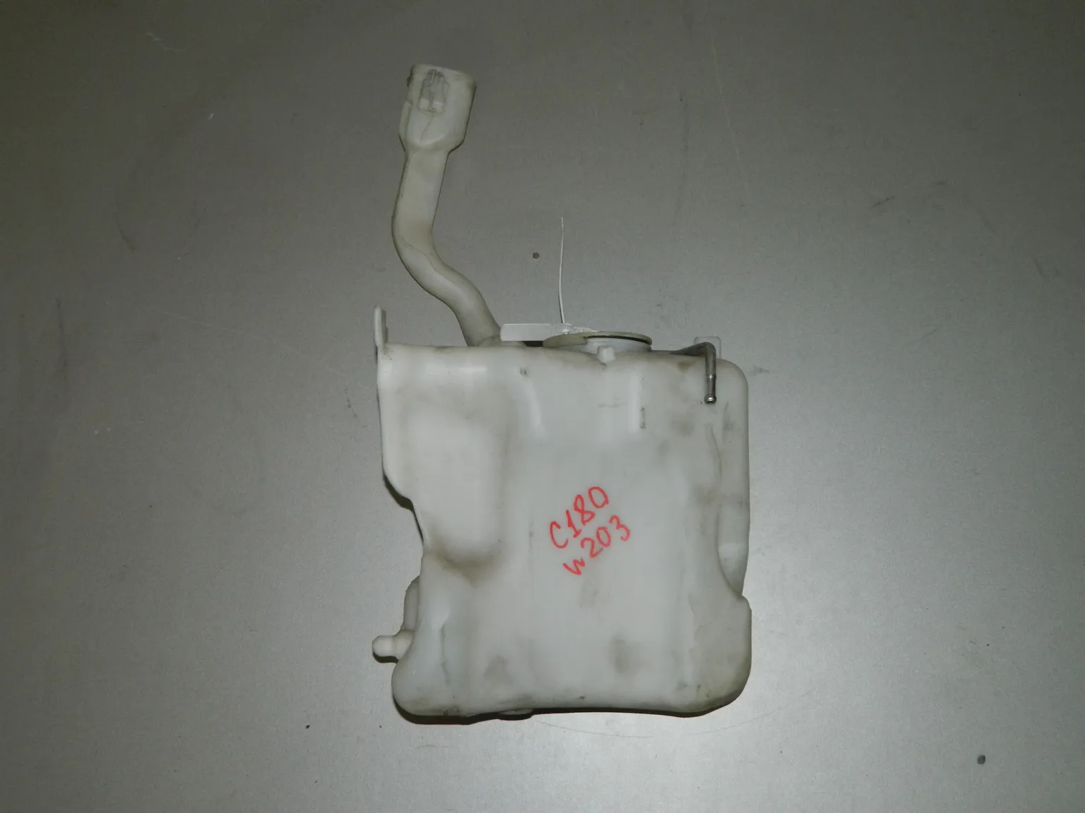 Бачок омывателя MERCEDES-BENZ C180 W203 (Контрактный) 03344654