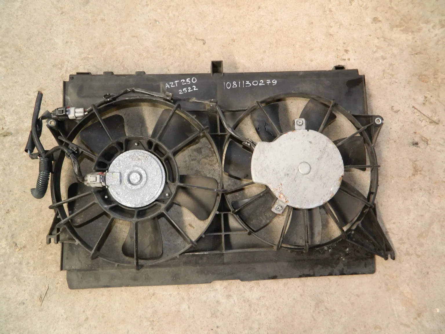 Диффузор радиатора TOYOTA AVENSIS AZT250 (Контрактный) 1081130279