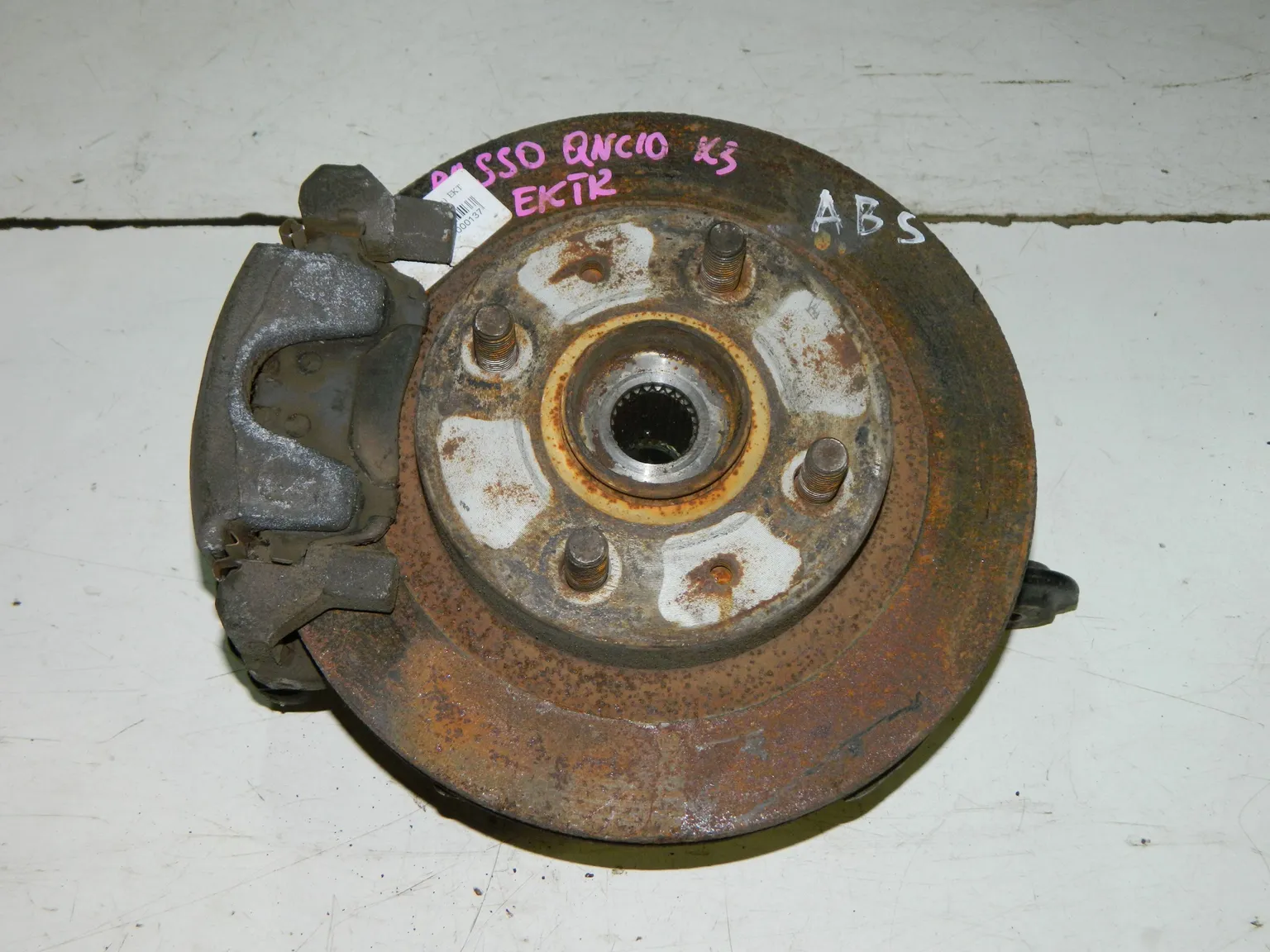 Ступица TOYOTA PASSO QNC10 Перед Лев (Контрактный) 40940819