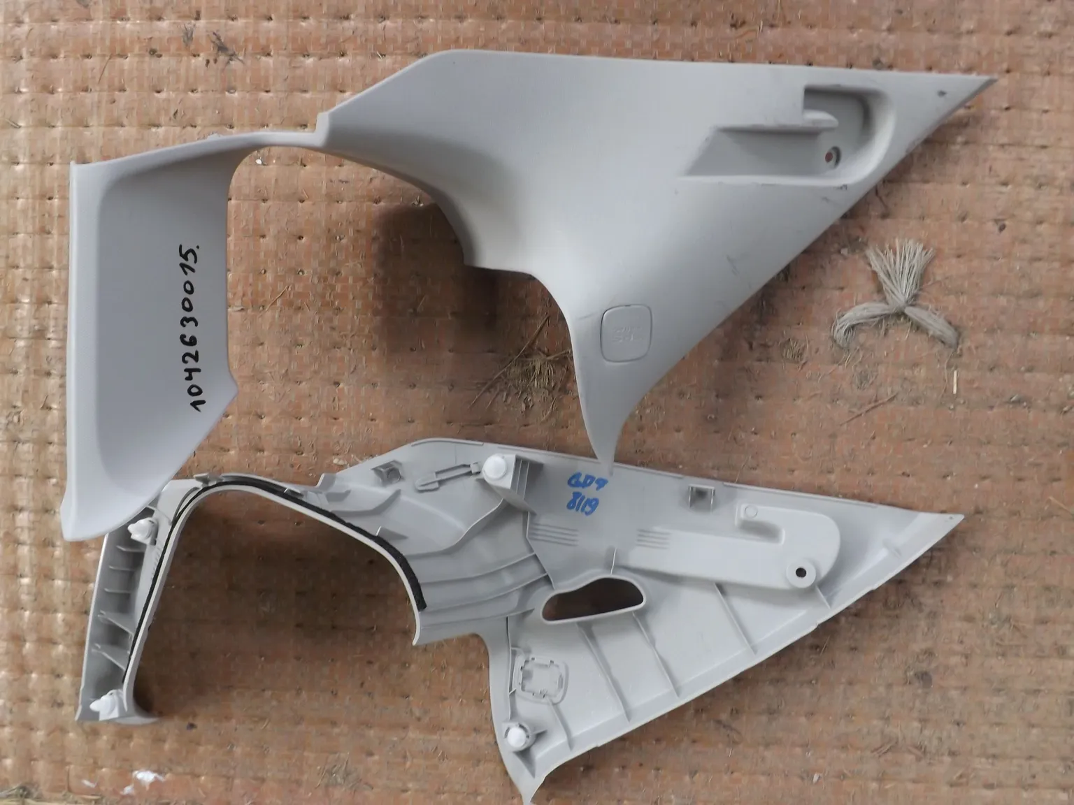 Обшивка задней стойки SUBARU XV GP7 Верх Пара (Контрактный) 1042630015