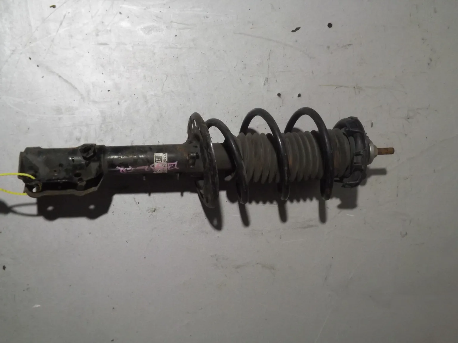 Стойка подвески HONDA FIT GD1 Перед Прав (Контрактный) 94603429