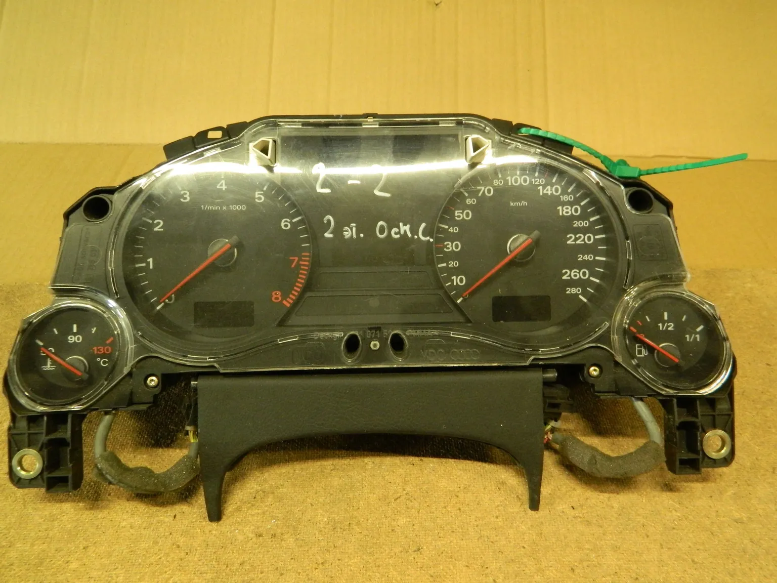 Панель приборов AUDI A8 D3 4E2 (Контрактный) 79590124