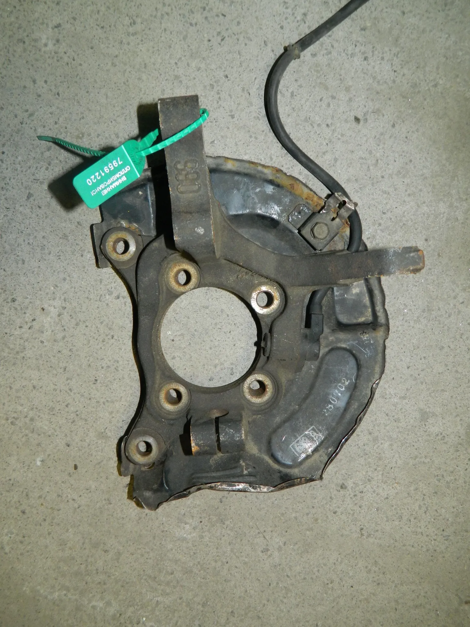 Кулак поворотный MITSUBISHI GRANDIS NA4W Перед Прав (Контрактный) 79591220