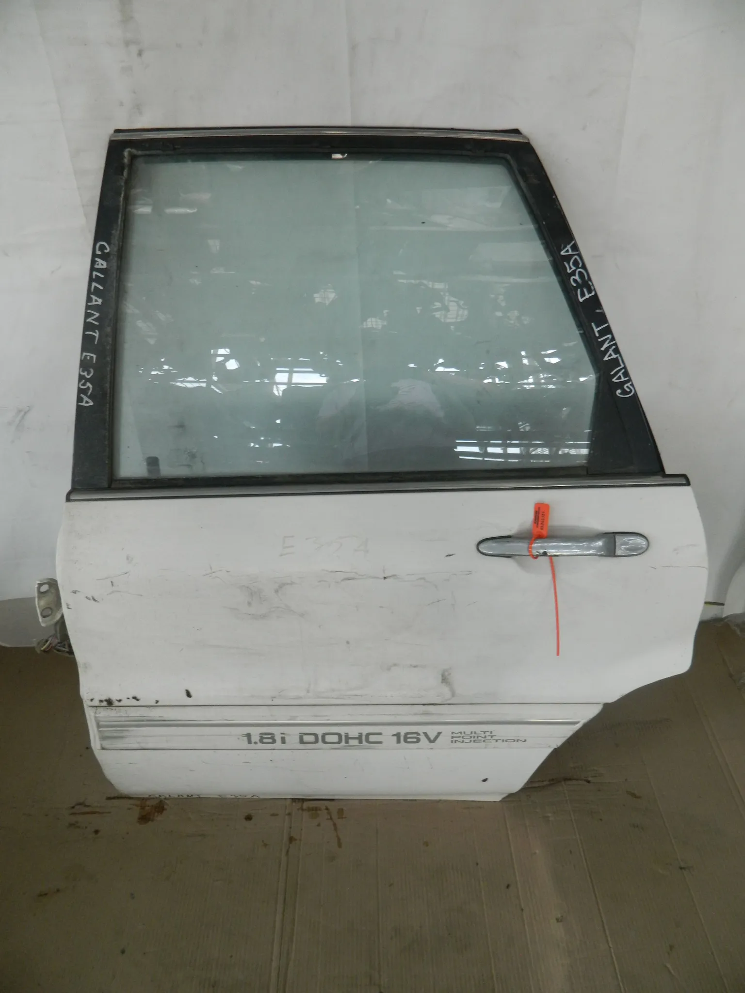 Дверь MITSUBISHI GALANT E33A Зад Лев (Контрактный) 65243125