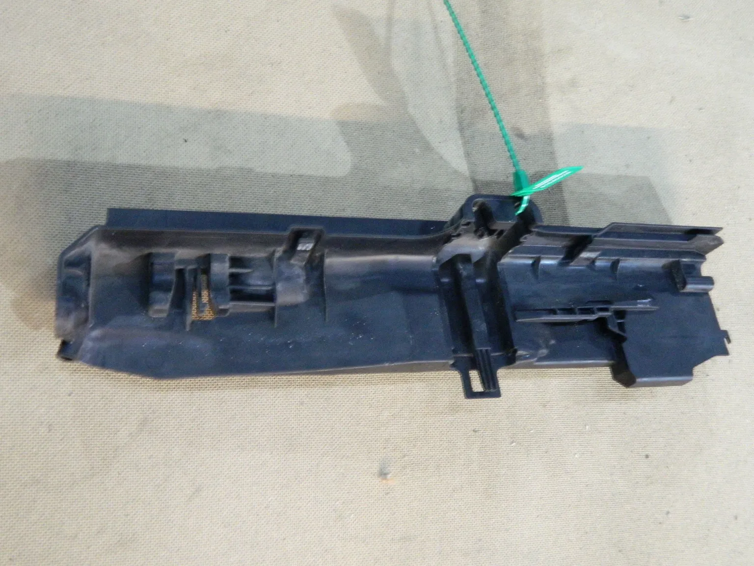 Кронштейн радиатора BMW X1 E84 Лев (Контрактный) 81540026 17107524912