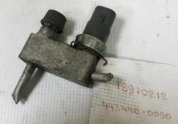 Датчик давления кондиционера TOYOTA COROLLA AXIO ZZE141 (Контрактный)1808 4434400050