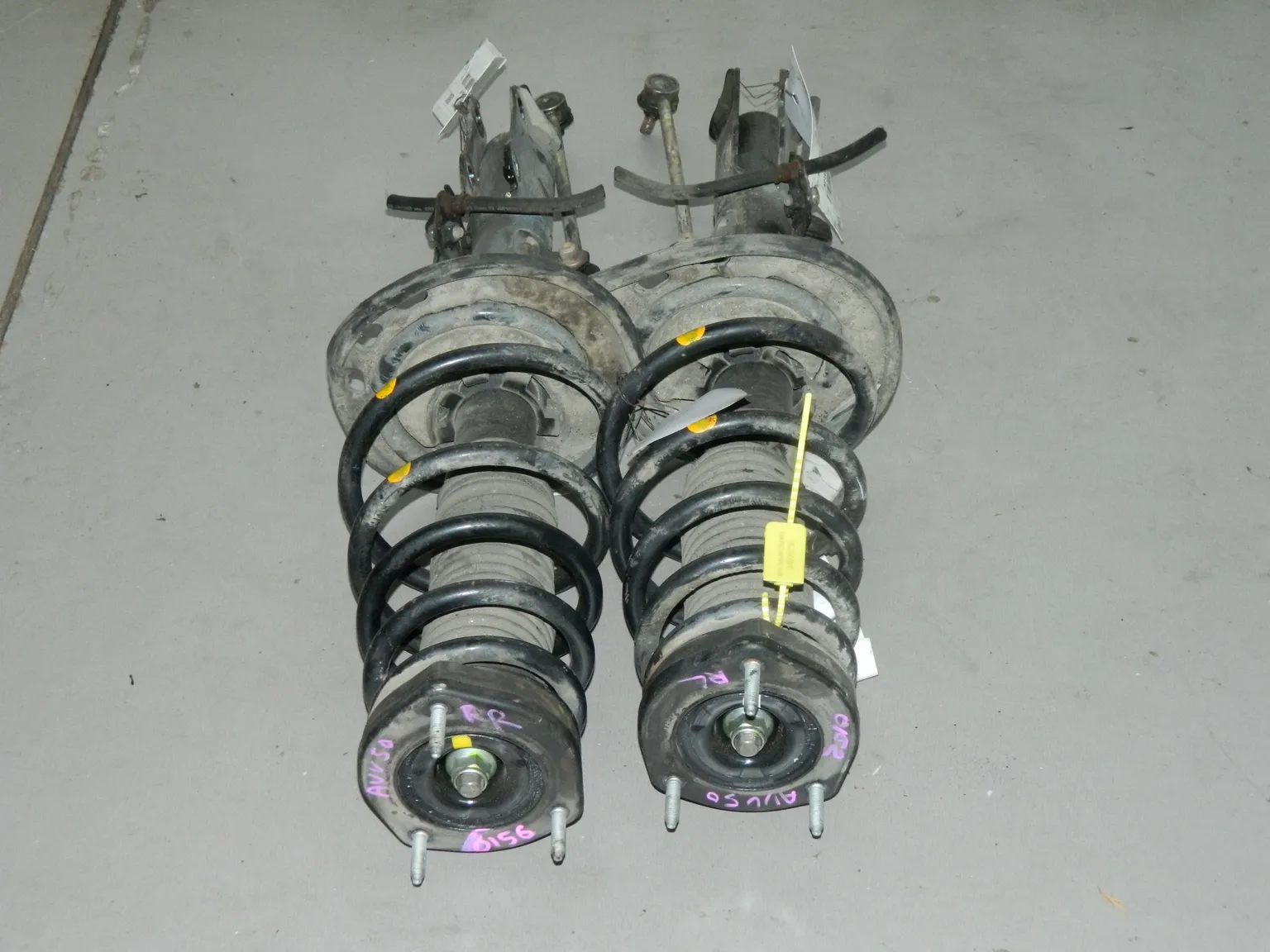 Стойка подвески TOYOTA CAMRY AVV50 Зад (ПАРА) (Контрактный) 94603750