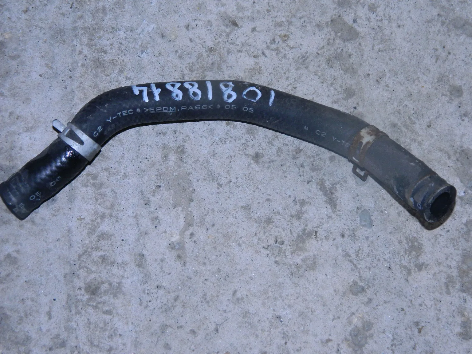 Патрубок системы охлаждения HONDA R18A (Контрактный) 10818814