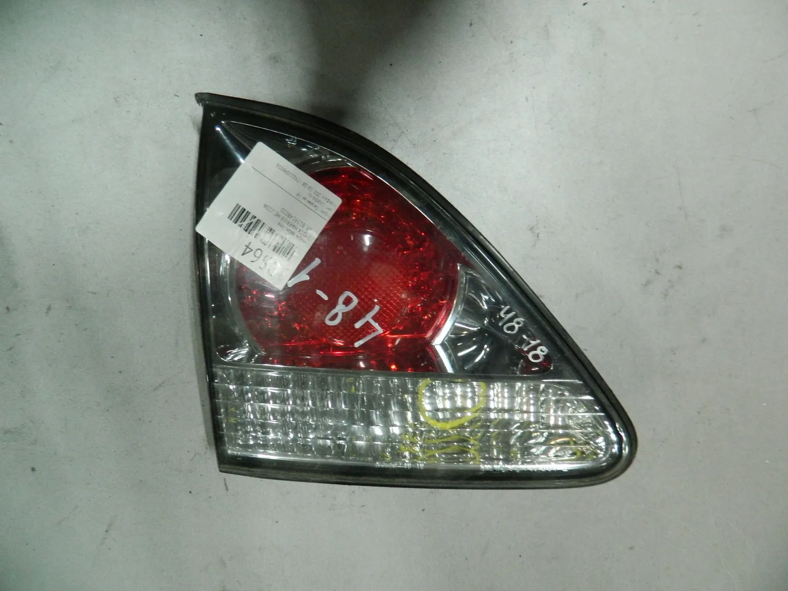 Фонарь TOYOTA HARRIER MCU10W Зад Лев 4818 (Контрактный) 64492451