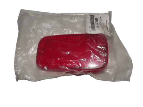 Стекло противотуманного фонаря MITSUBISHI MB821197