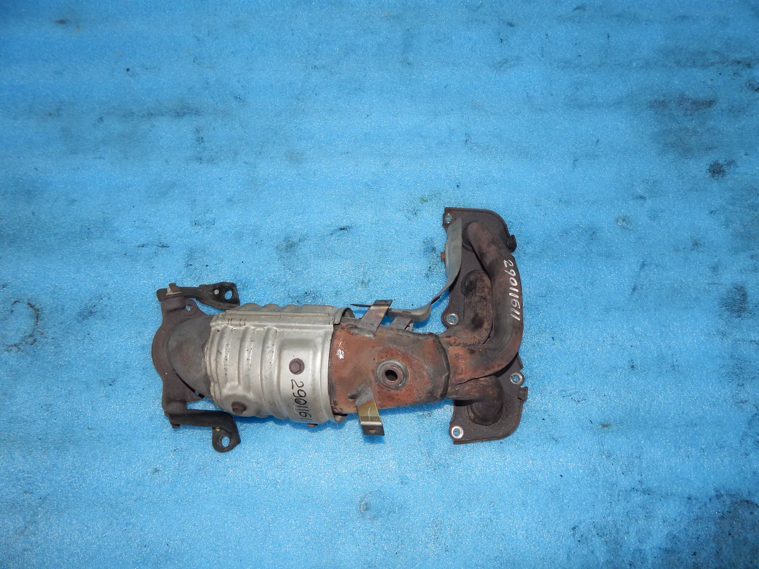 Катализатор TOYOTA CAMRY ACV30 2AZFE (Контрактный) 37791611