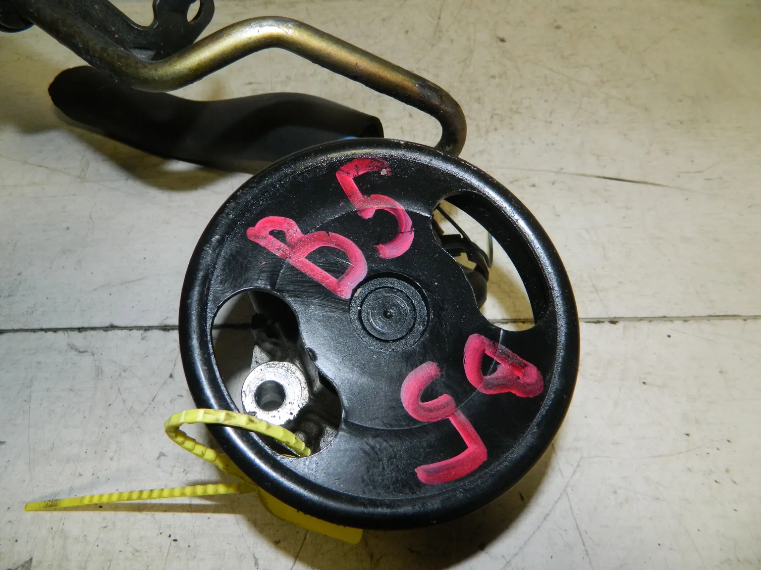 Гидроусилитель руля MAZDA FAMILIA B5 (Контрактный) 79768221