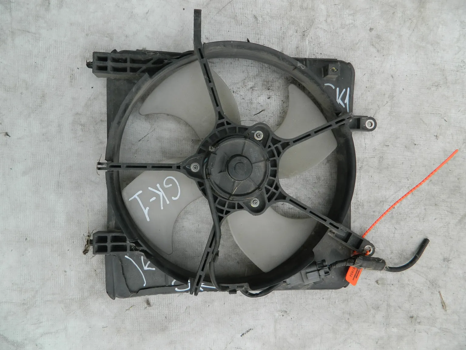 Диффузор радиатора HONDA MOBILIO SPIKE GK1 (Контрактный) 72367854