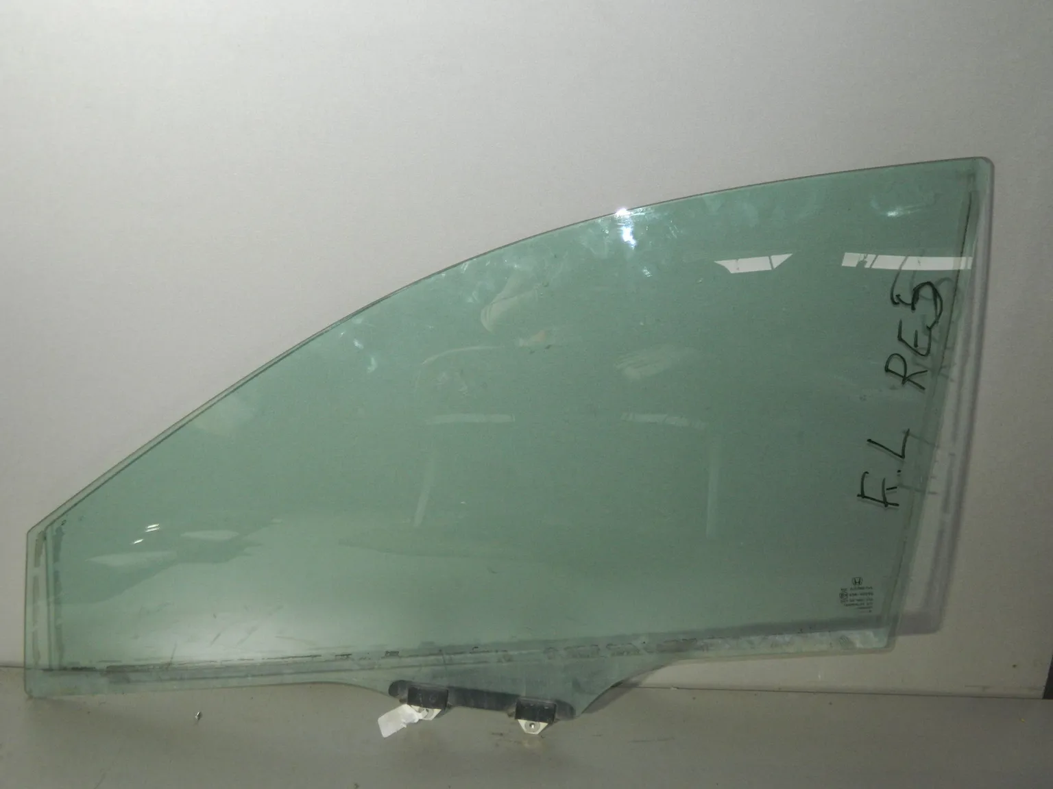 Стекло двери HONDA CR-V RE5 R20A Перед Лев (Контрактный) 35023829