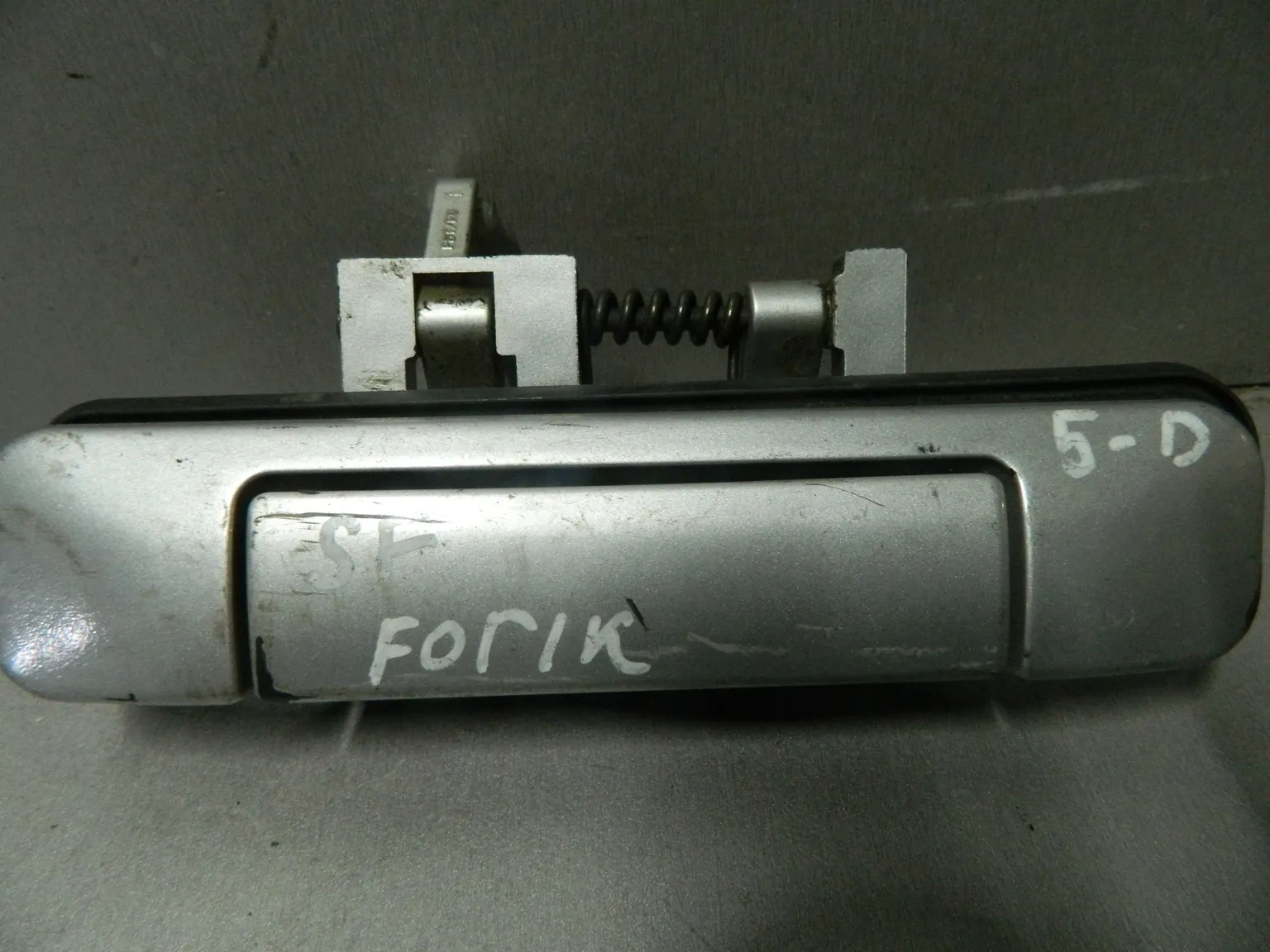 Ручка двери багажника SUBARU FORESTER SF5 (Контрактный) 81539962